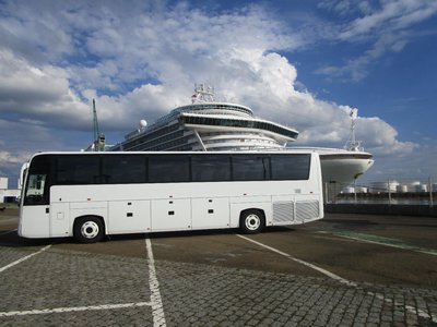 Autocar minibus en Paris
